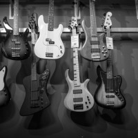 En massa gitarrer