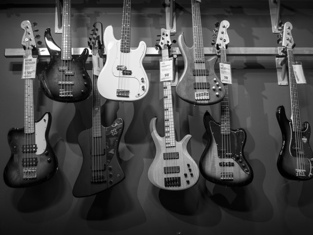En massa gitarrer